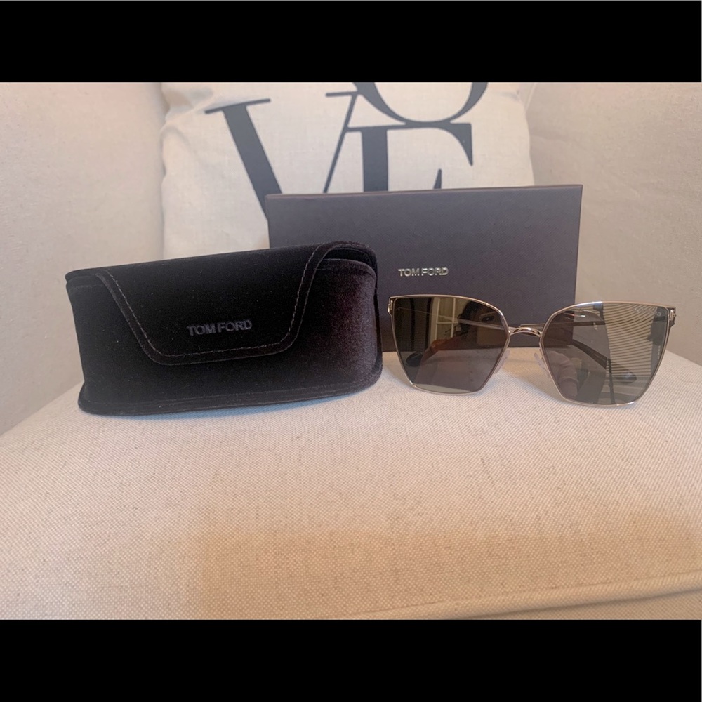 NWT Tom Ford Helena FT0653 28C Sunglasses